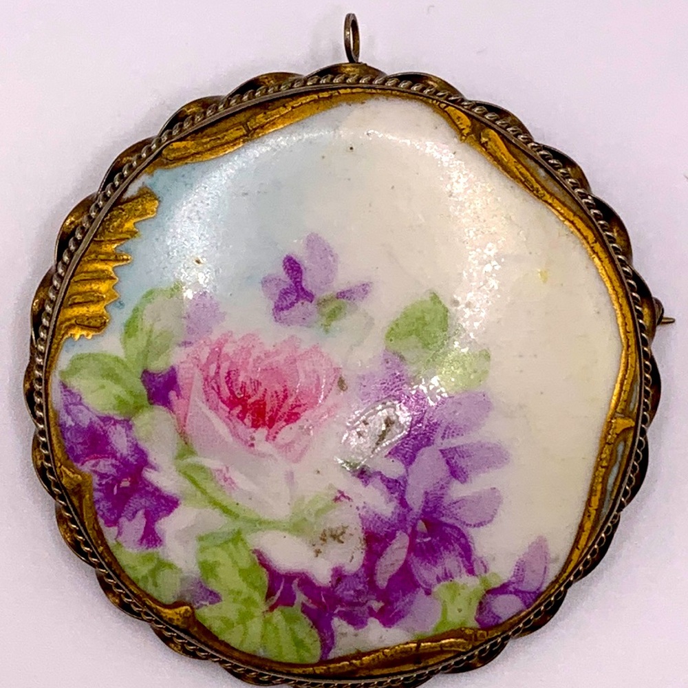 Victorian Hand-Painted Brooch/Pendant